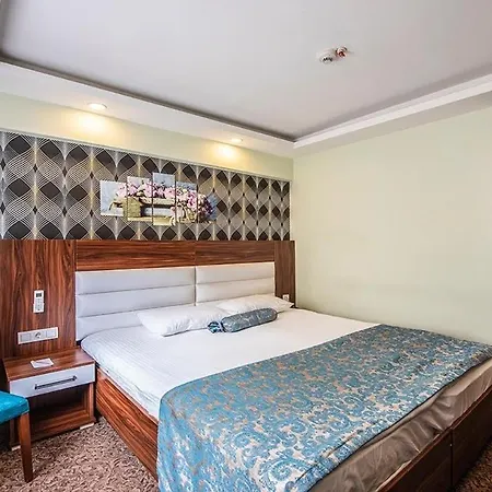 Madi Hotel 3*